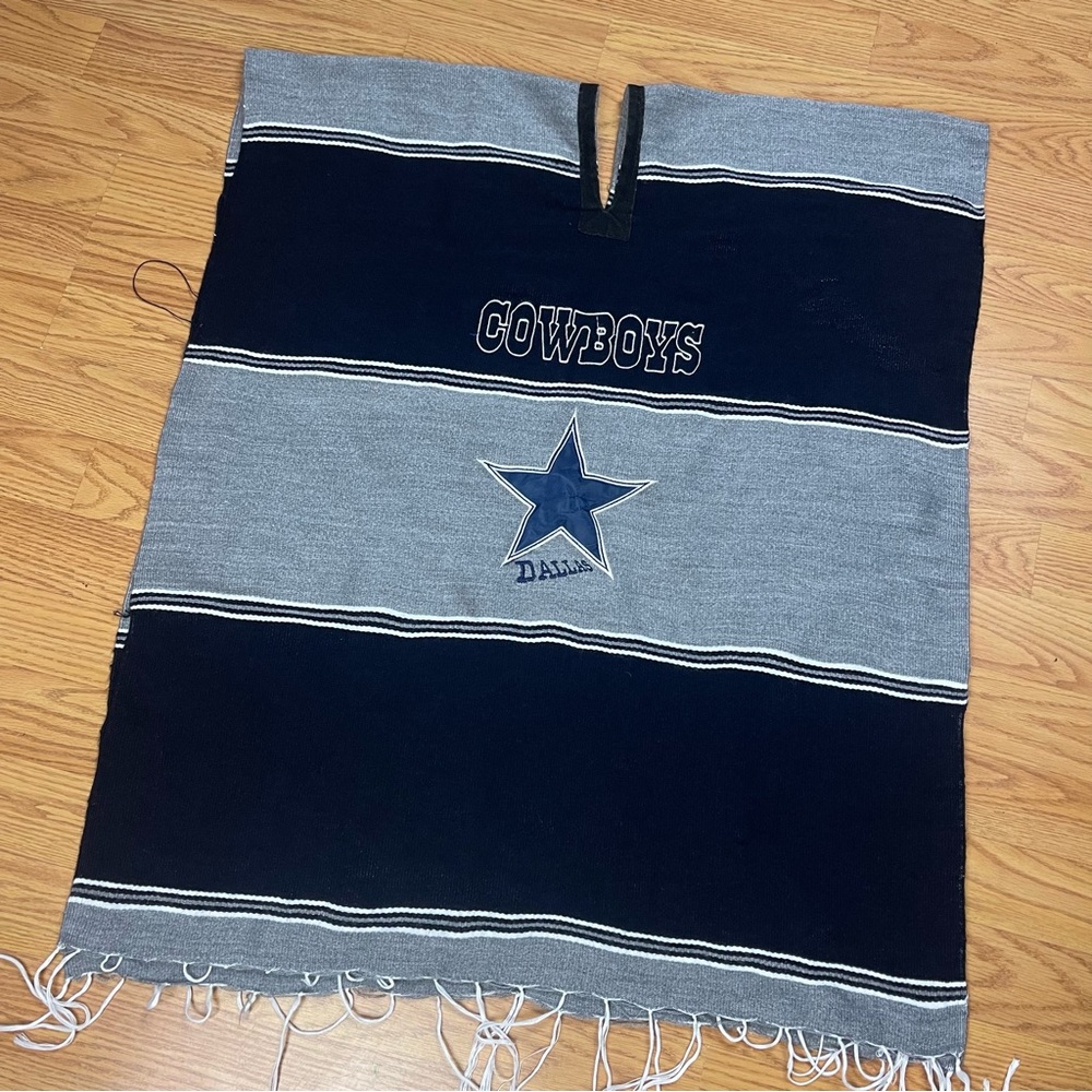 Dallas Cowboys Knit Poncho with Star Logo - Navy & Gray